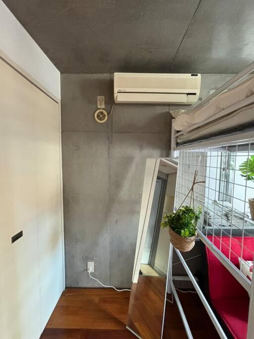 Apartment 新宿まで1駅 初台駅徒歩9分 コンビニ2分 Pokemonと暮らすデザイナーズルーム Tokyo